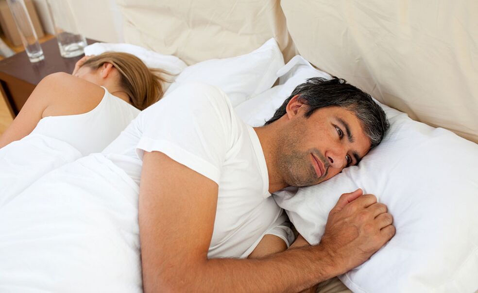 Un homme a des problèmes de puissance.